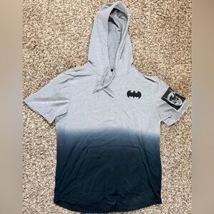 Batman Men’s Size Small Short-Sleeve Gray T-Shirt With Hood ~ The Dark Knight DC